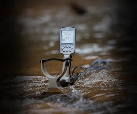 Afyon Minelab X-Terra Elite - Su geçirmez gövde